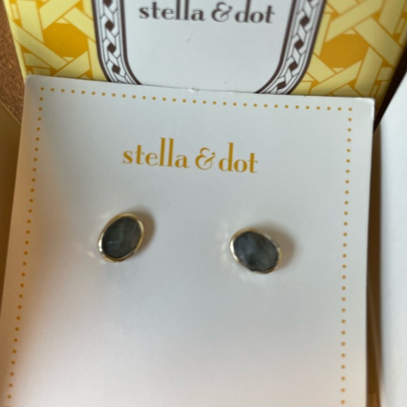 Stella & Dot Labradorite ‘Delphie’ studs - Picture 3 of 6
